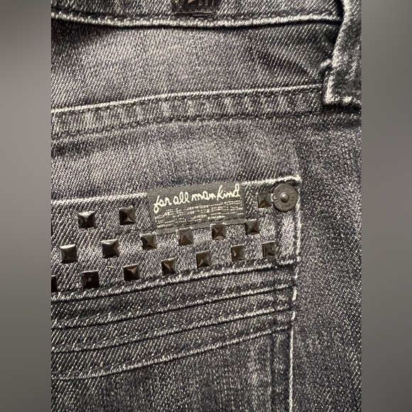 7 For All Mankind NWT Straight Leg Black Studded Jeans Size 26 - Picture 3 of 14